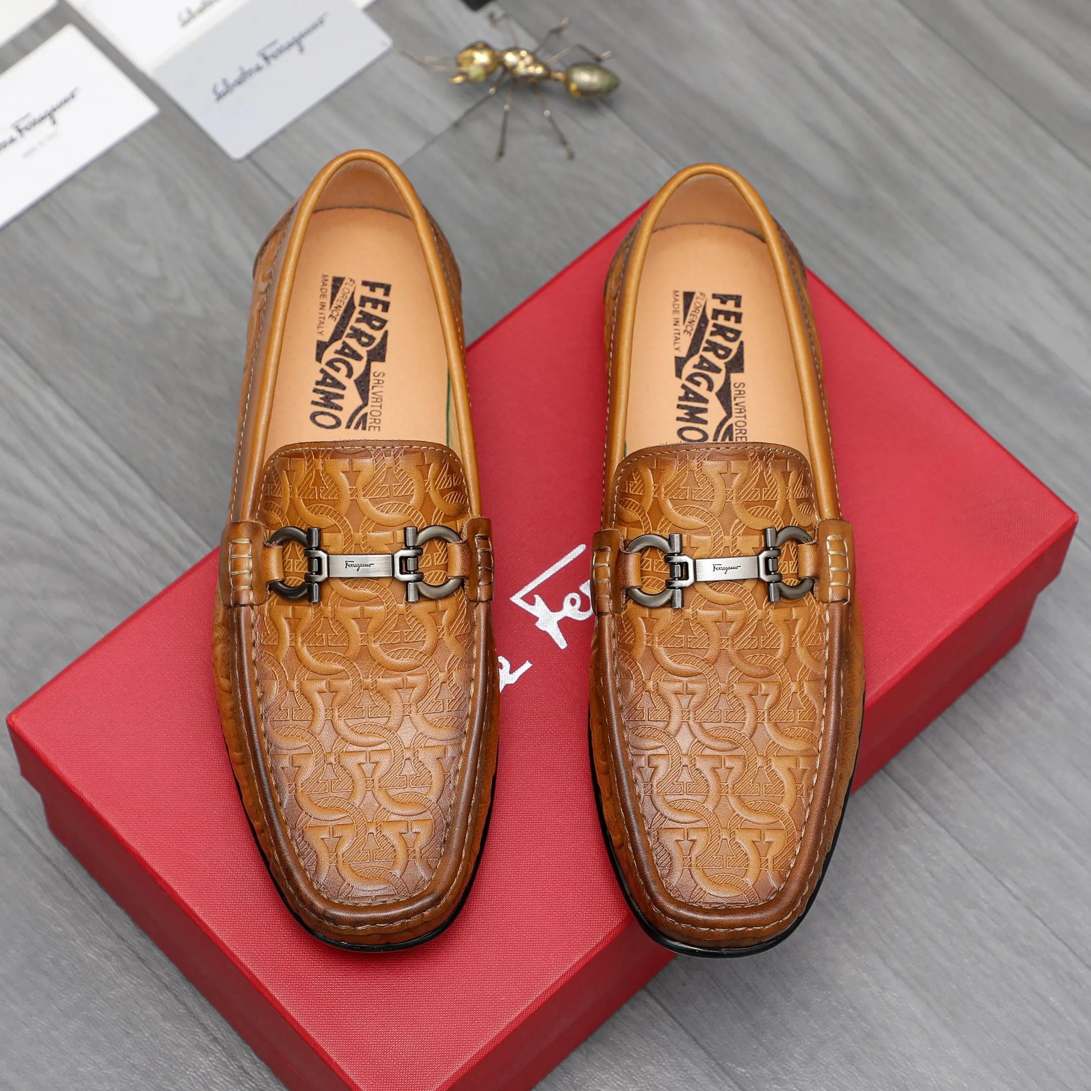 Men's shoes 💰380 Product trademark: Ferragamo "Ferragamo" casual slip-on shoes Regular size: 38-45 (45. Customized, non-returnable) Product materials: Selected embossed cowhide upper, pigskin lining, rubber non-slip outsole